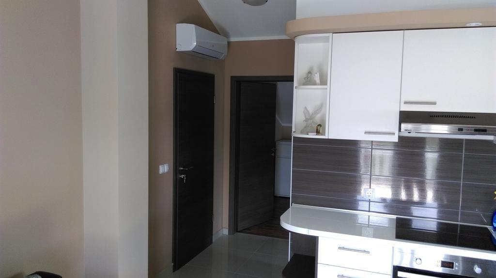 Apartments Lena Sutomiscica Экстерьер фото